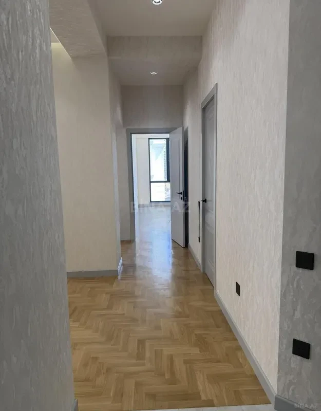 Satılır 4 otaqlı mənzil 117 m²