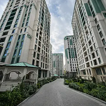Satılır 4 otaqlı mənzil 117 m²