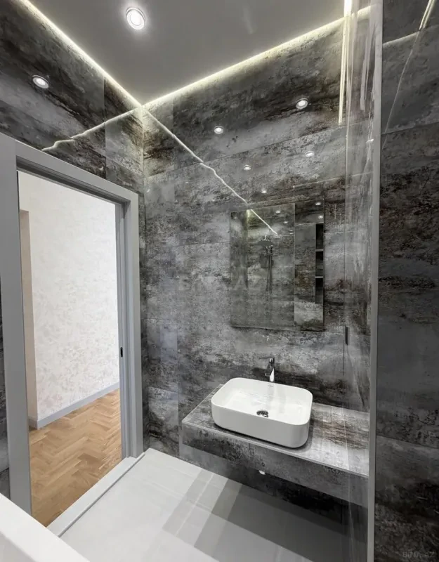 Satılır 4 otaqlı mənzil 117 m²