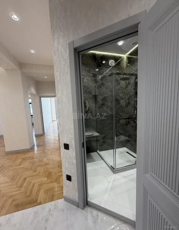 Satılır 4 otaqlı mənzil 117 m²