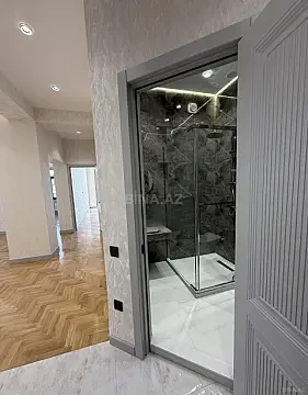 Satılır 4 otaqlı mənzil 117 m²