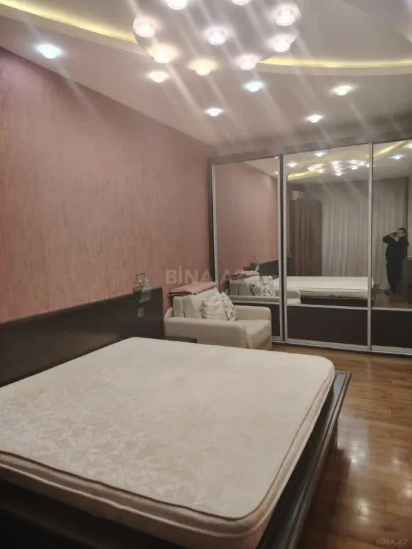 Kirayə verilir 2 otaqlı mənzil 98 m²