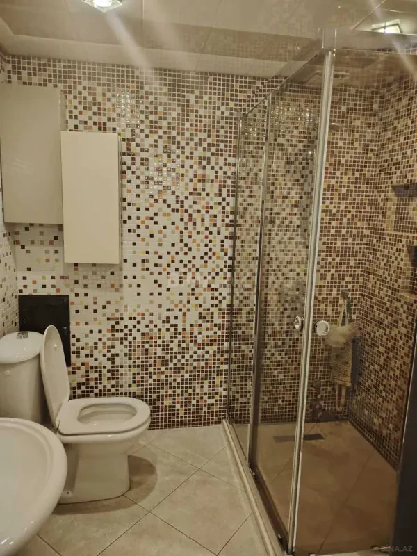 Kirayə verilir 2 otaqlı mənzil 98 m²
