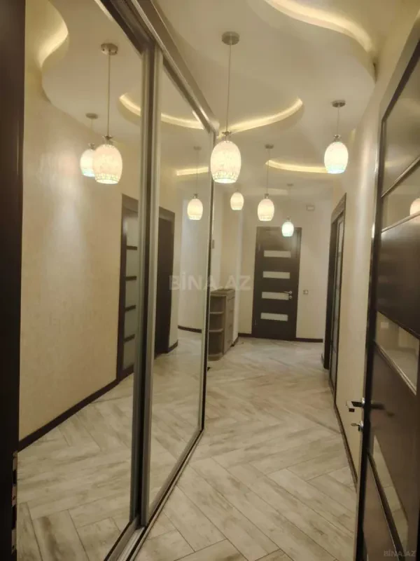 Kirayə verilir 2 otaqlı mənzil 98 m²