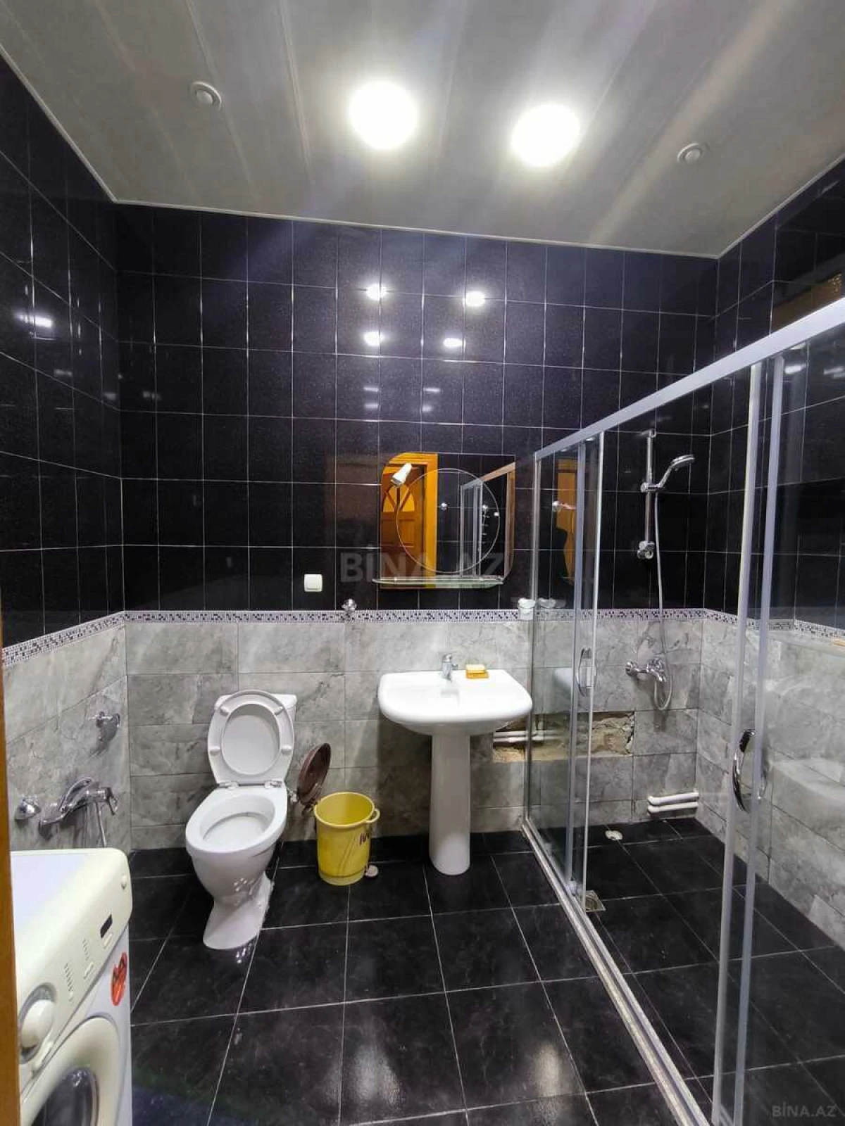 Kirayə verilir 2 otaqlı mənzil 115 m²