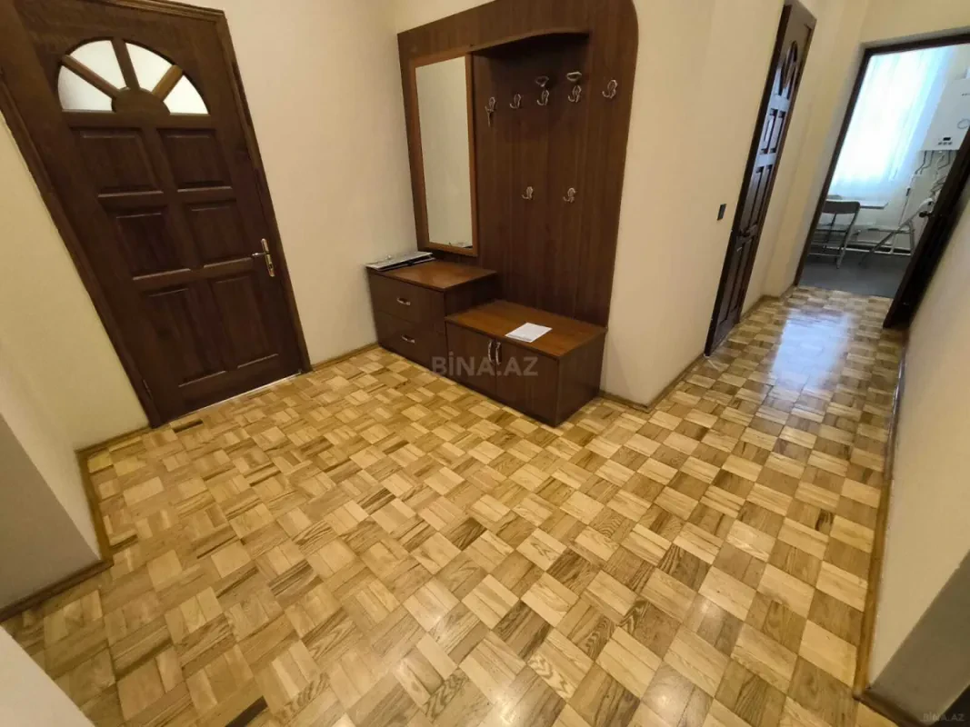Kirayə verilir 2 otaqlı mənzil 115 m²