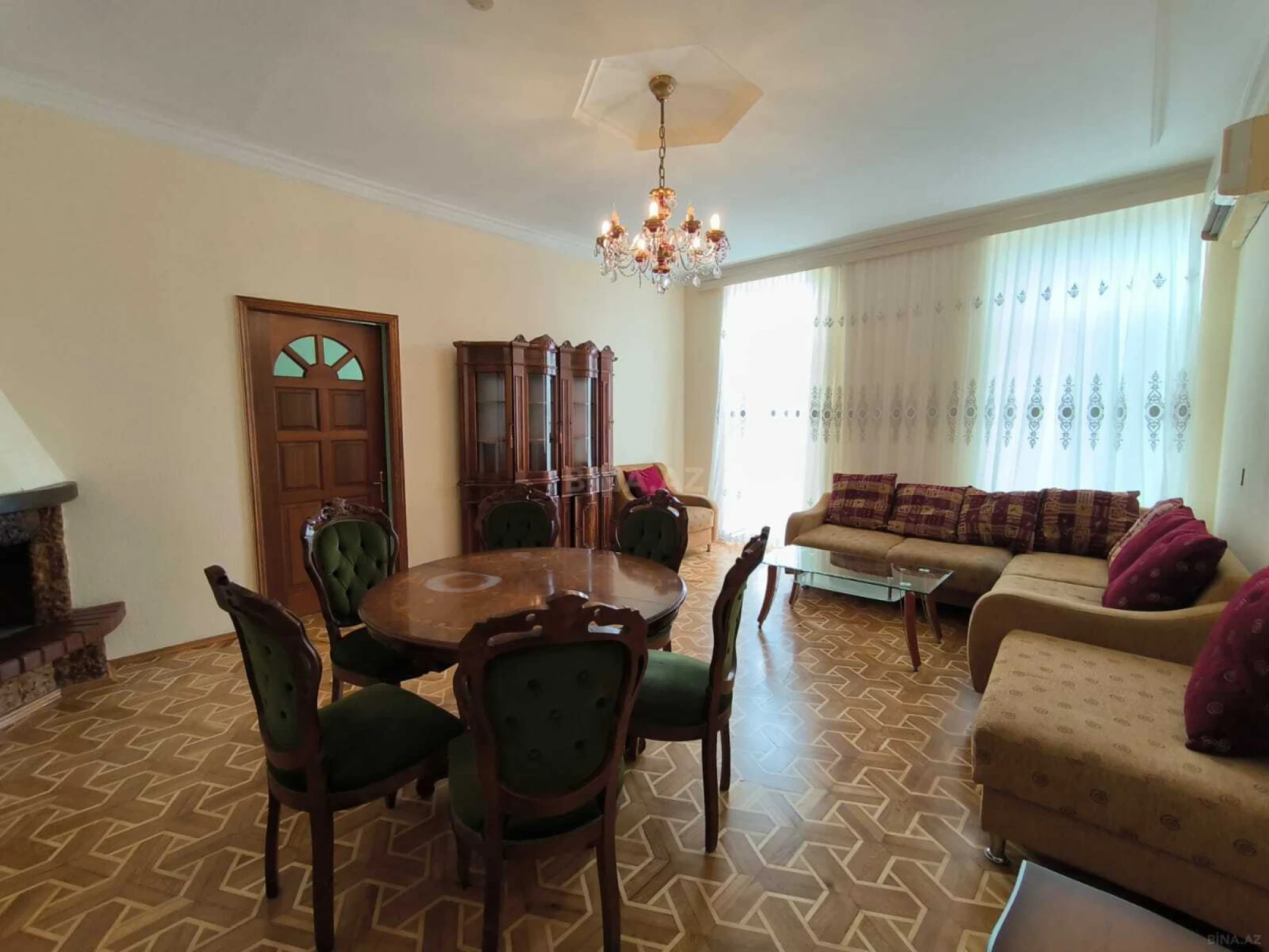 Kirayə verilir 2 otaqlı mənzil 115 m²