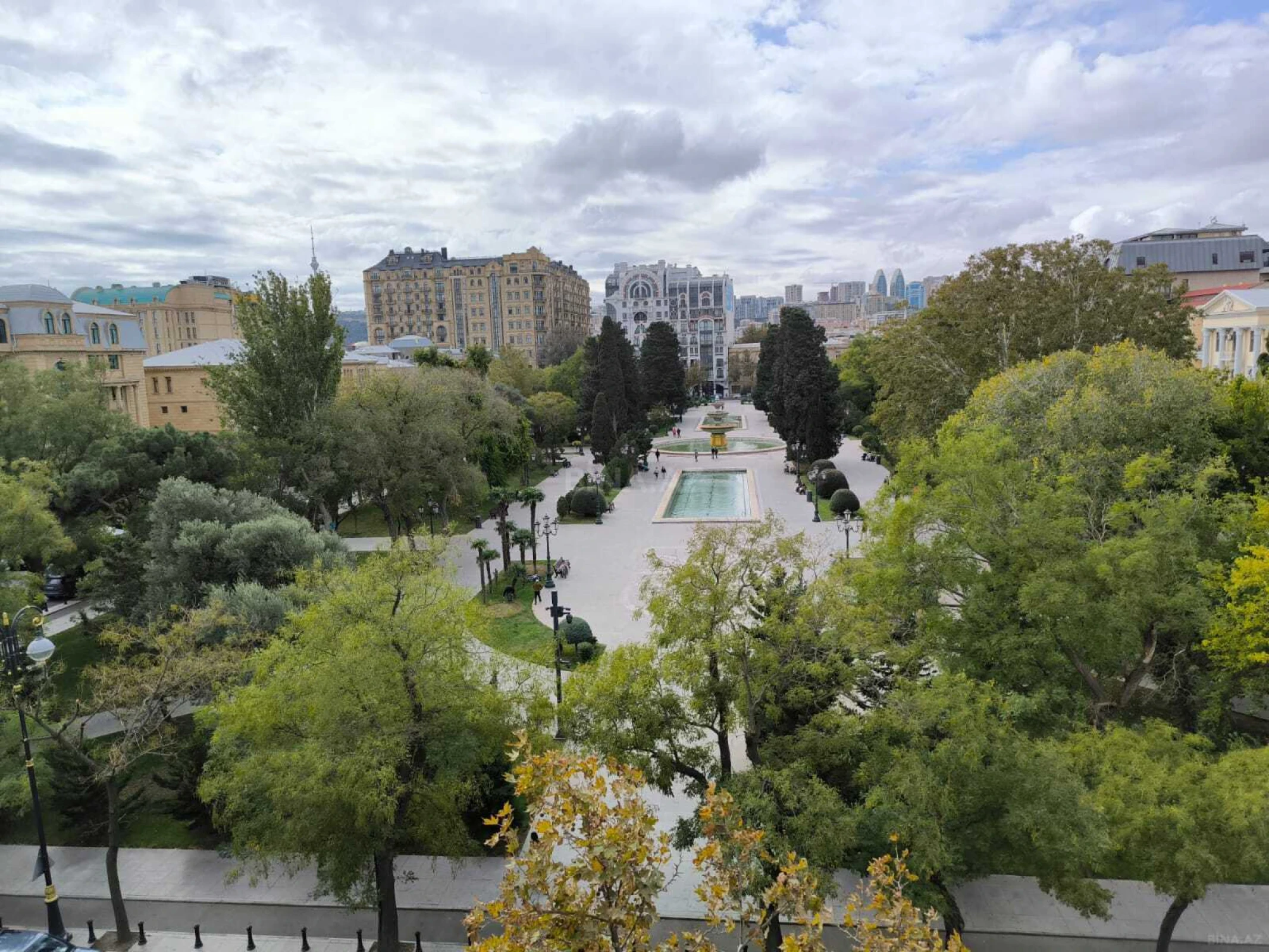 Kirayə verilir 2 otaqlı mənzil 115 m²