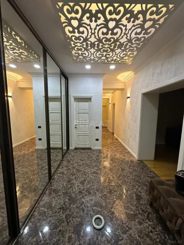 Kirayə verilir 3 otaqlı mənzil 150 m²