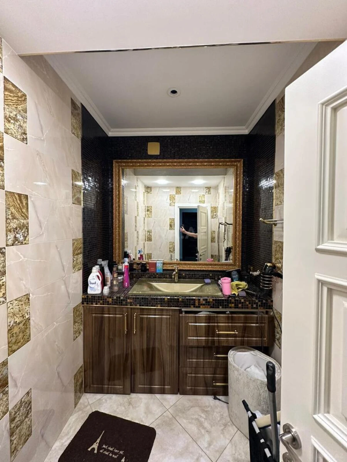 Kirayə verilir 3 otaqlı mənzil 150 m²