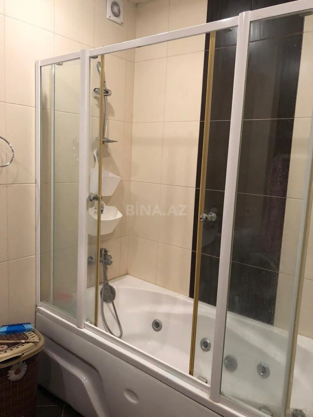 Kirayə verilir 3 otaqlı mənzil 130 m²