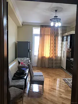 Kirayə verilir 3 otaqlı mənzil 130 m²
