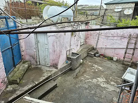 Satılır 6 otaqlı həyət evi 120 m²