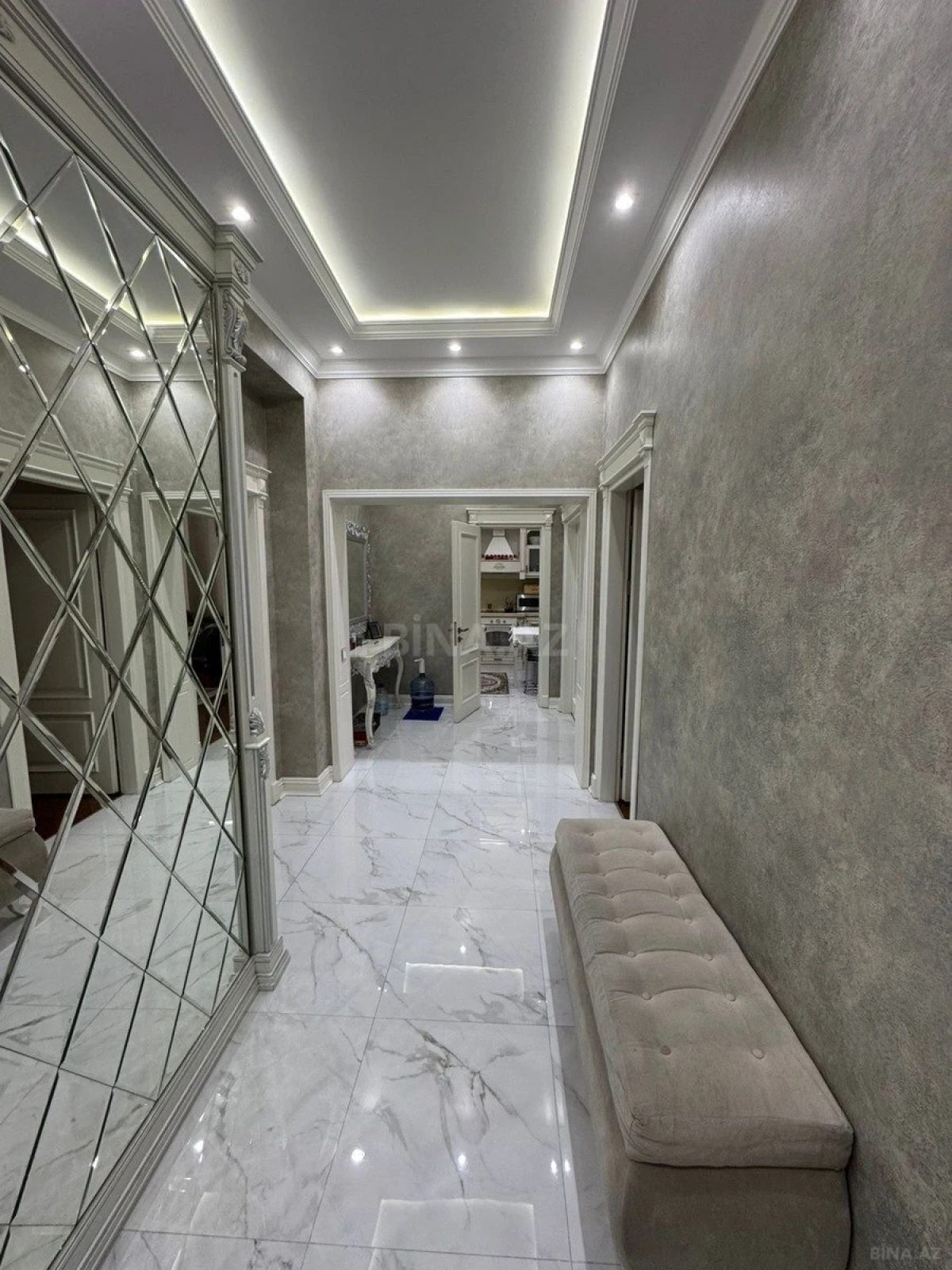 Satılır 3 otaqlı mənzil 110 m²