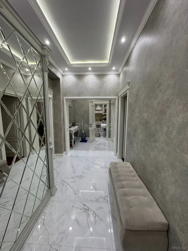 Satılır 3 otaqlı mənzil 110 m²