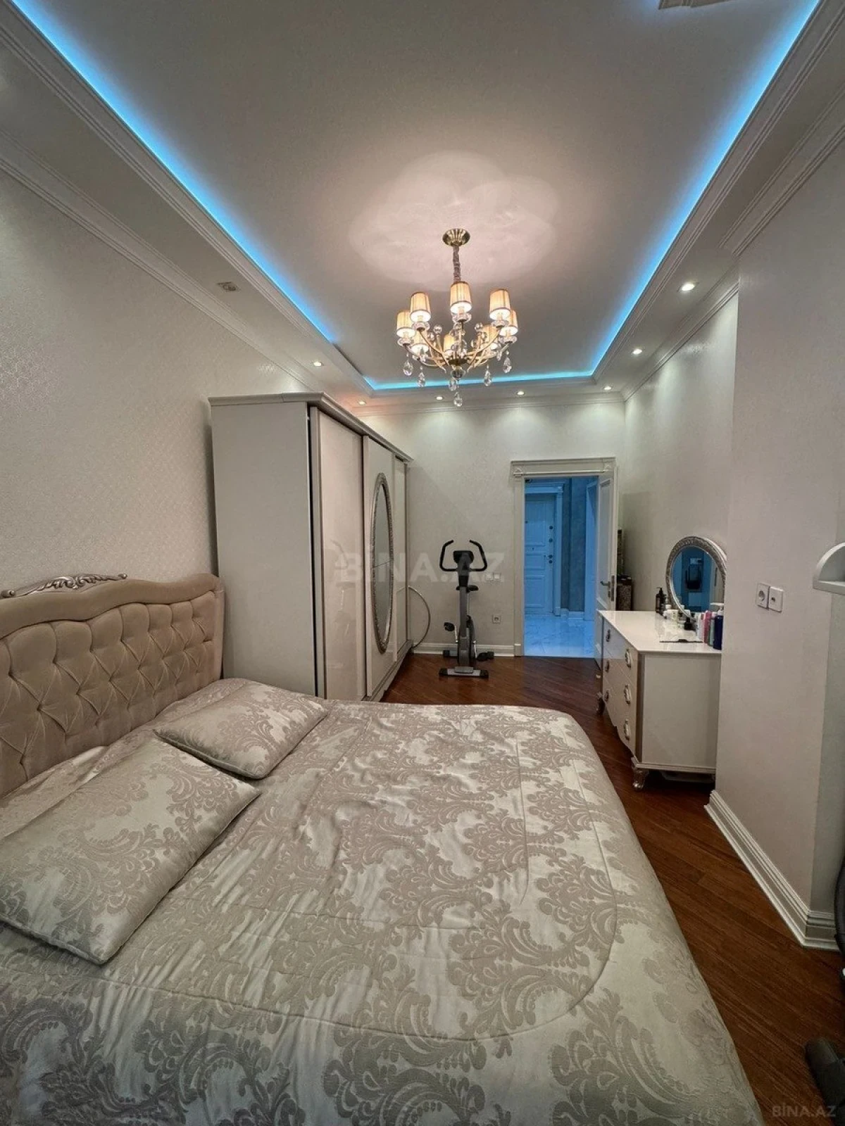 Satılır 3 otaqlı mənzil 110 m²