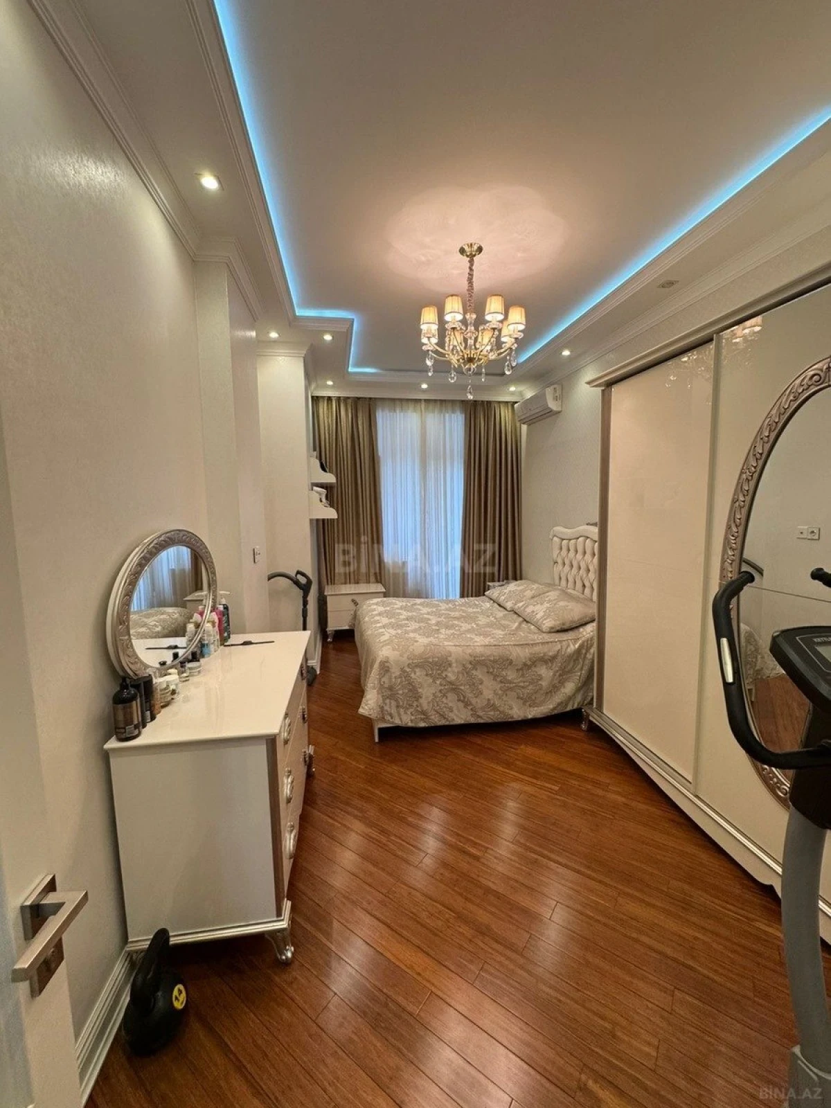 Satılır 3 otaqlı mənzil 110 m²