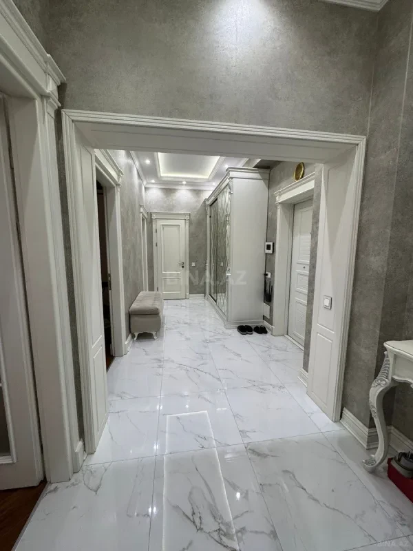 Satılır 3 otaqlı mənzil 110 m²