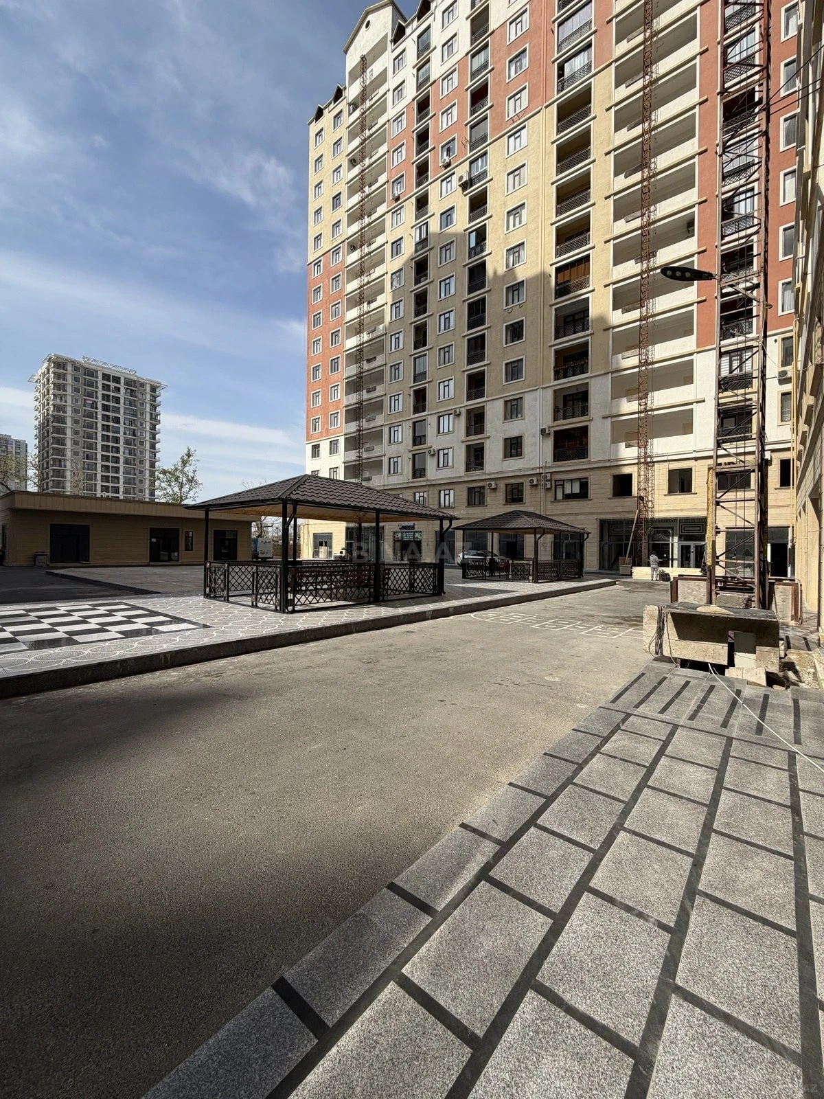 Satılır 2 otaqlı mənzil 53 m²