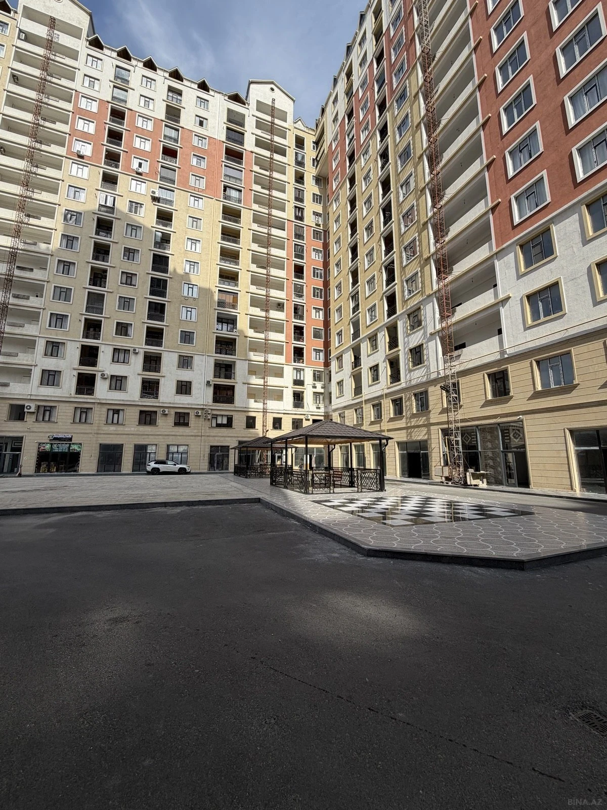 Satılır 2 otaqlı mənzil 53 m²