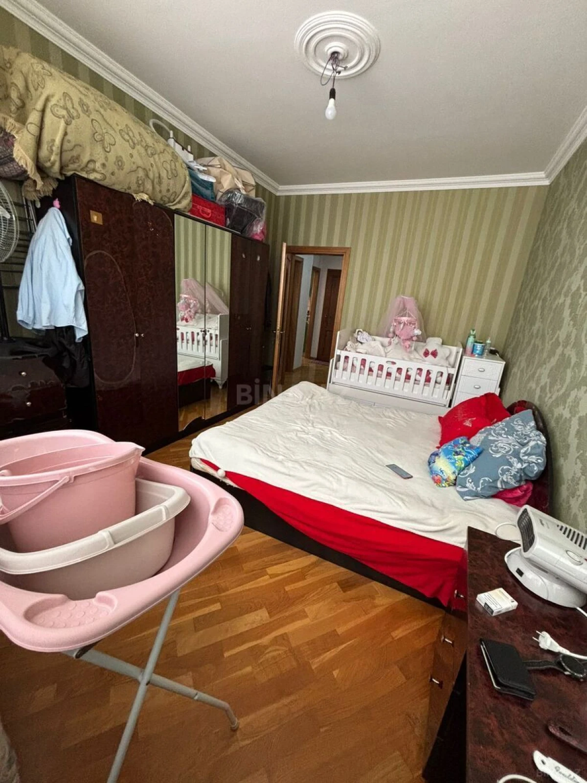 Satılır 2 otaqlı mənzil 90 m²