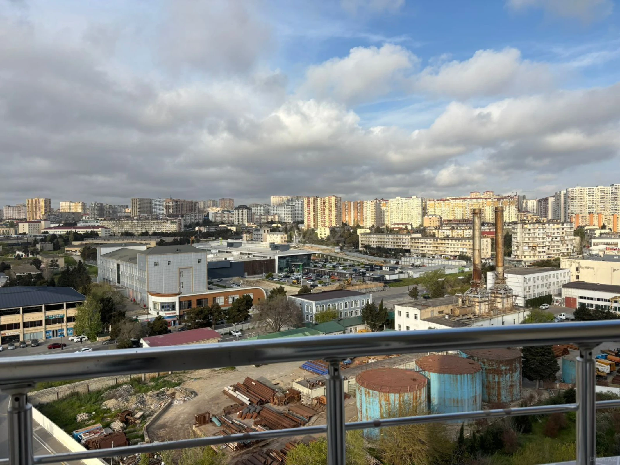 Satılır 2 otaqlı mənzil 90 m²