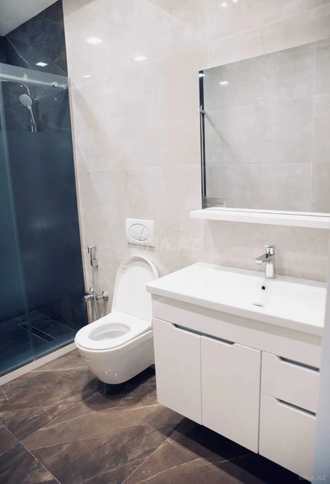 Kirayə verilir 2 otaqlı mənzil 60 m²