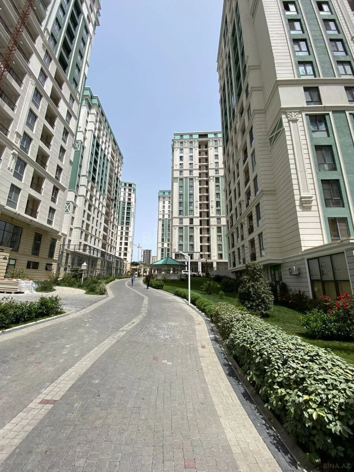 Kirayə verilir 3 otaqlı mənzil 150 m²