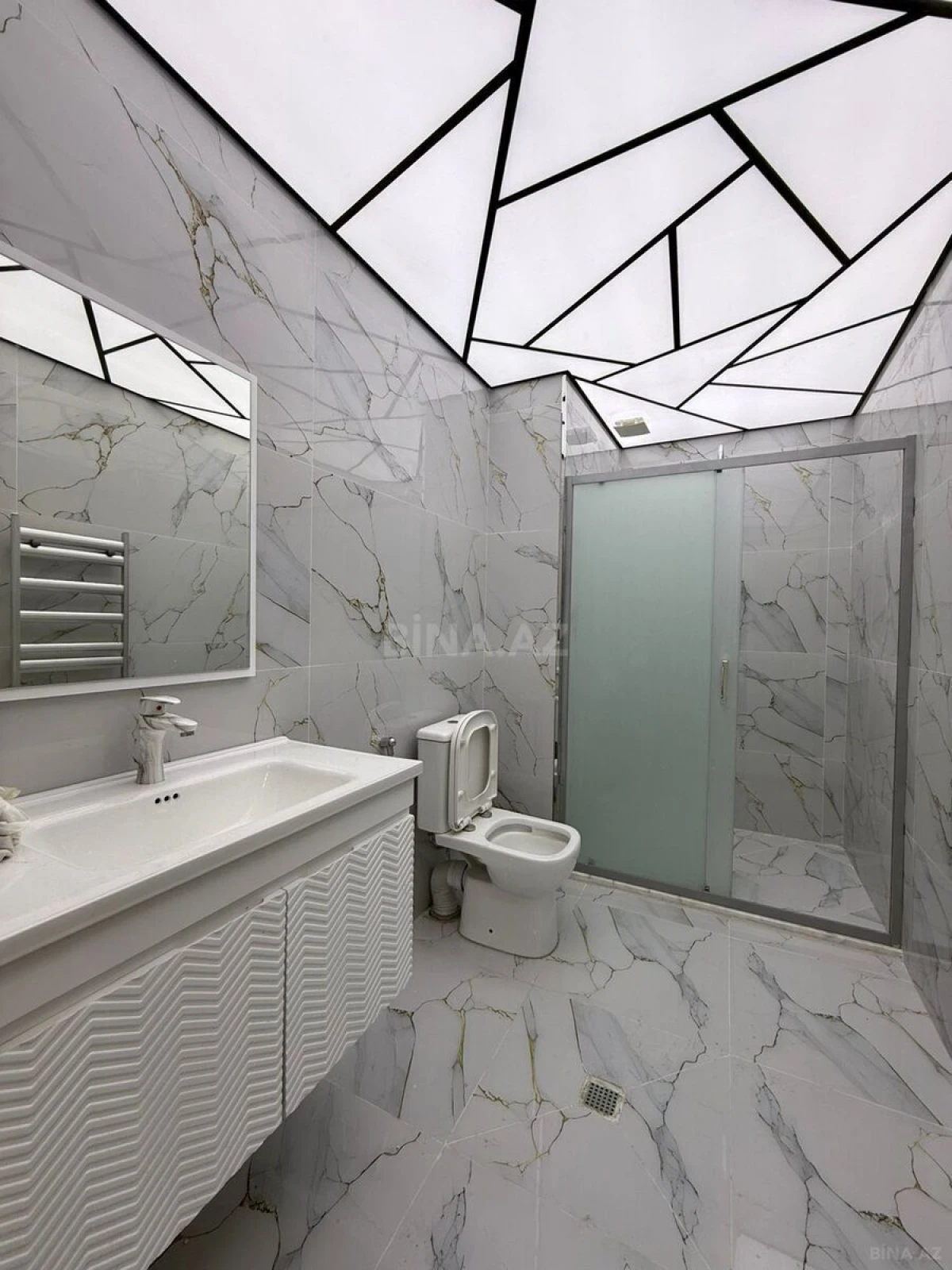 Satılır 3 otaqlı mənzil 110 m²