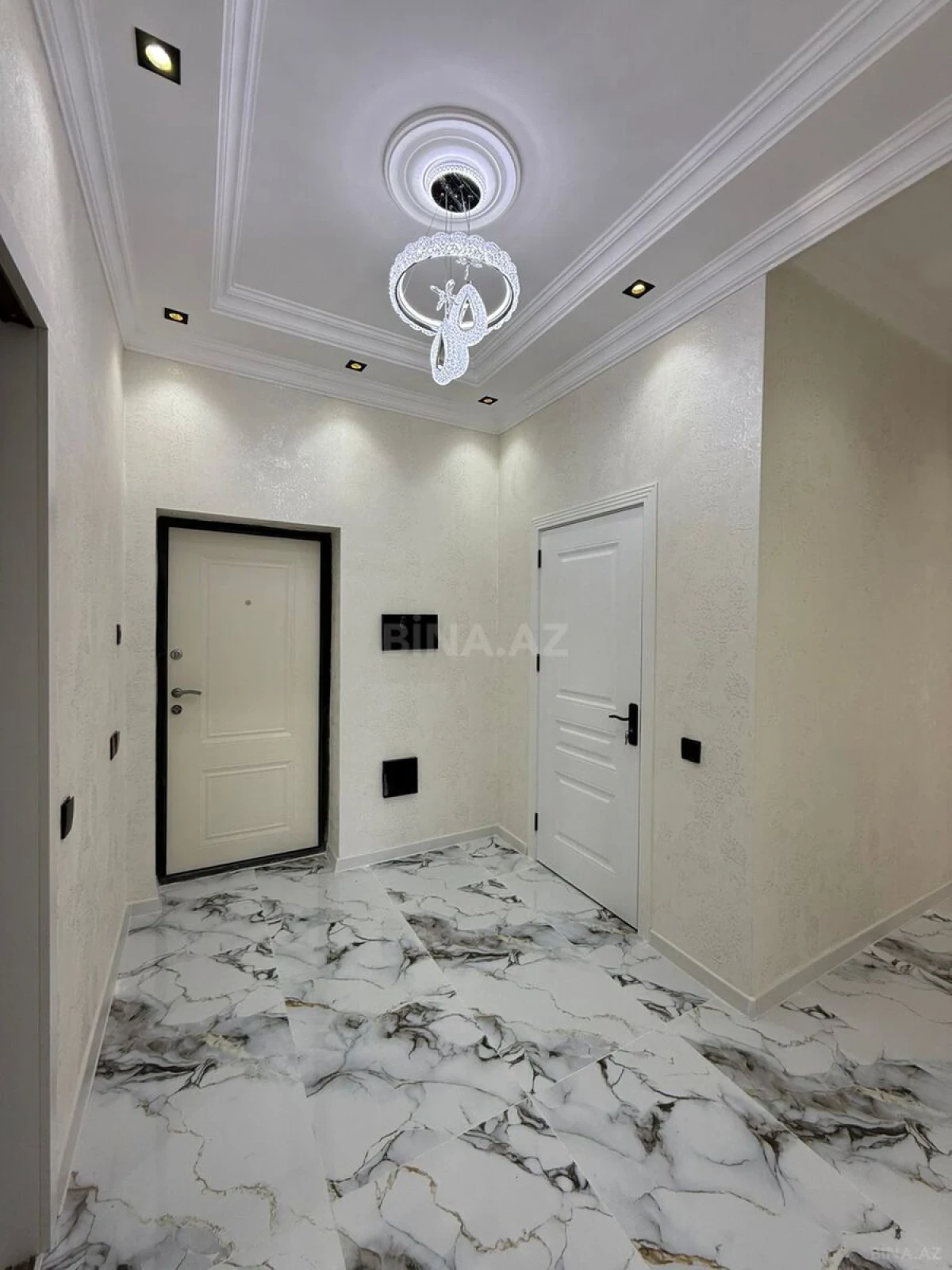 Satılır 3 otaqlı mənzil 110 m²