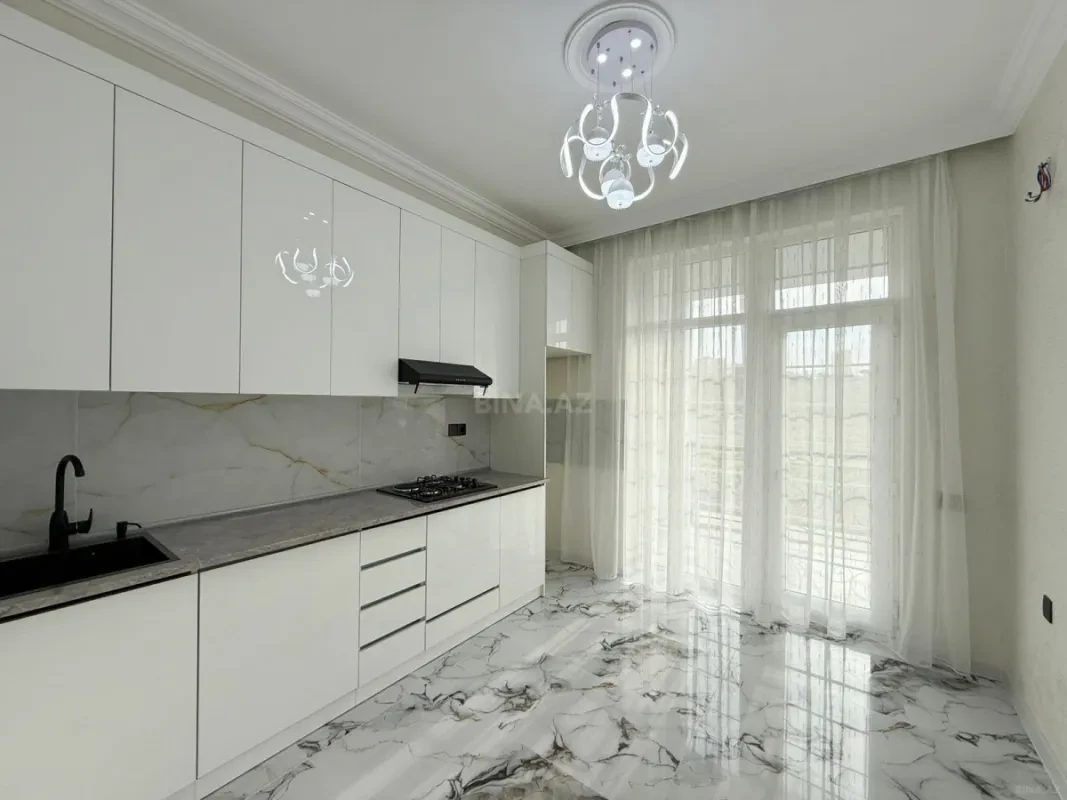 Satılır 3 otaqlı mənzil 110 m²