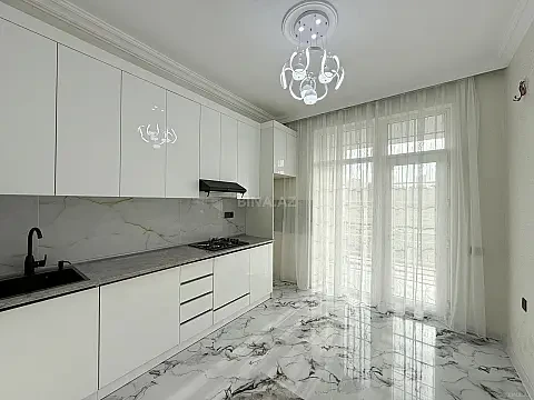 Satılır 3 otaqlı mənzil 110 m²