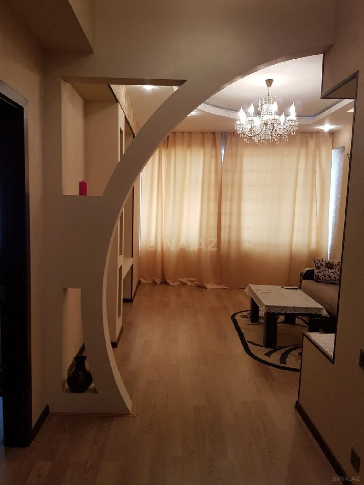 Kirayə verilir 2 otaqlı mənzil 80 m²