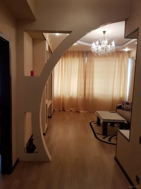 Kirayə verilir 2 otaqlı mənzil 80 m²