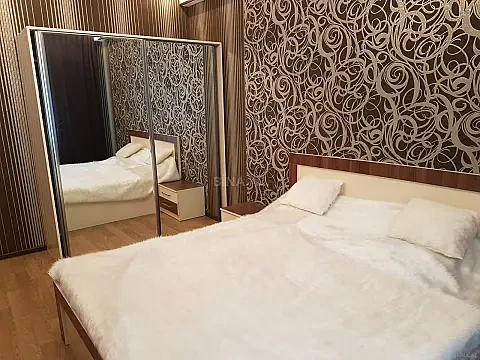 Kirayə verilir 2 otaqlı mənzil 80 m²