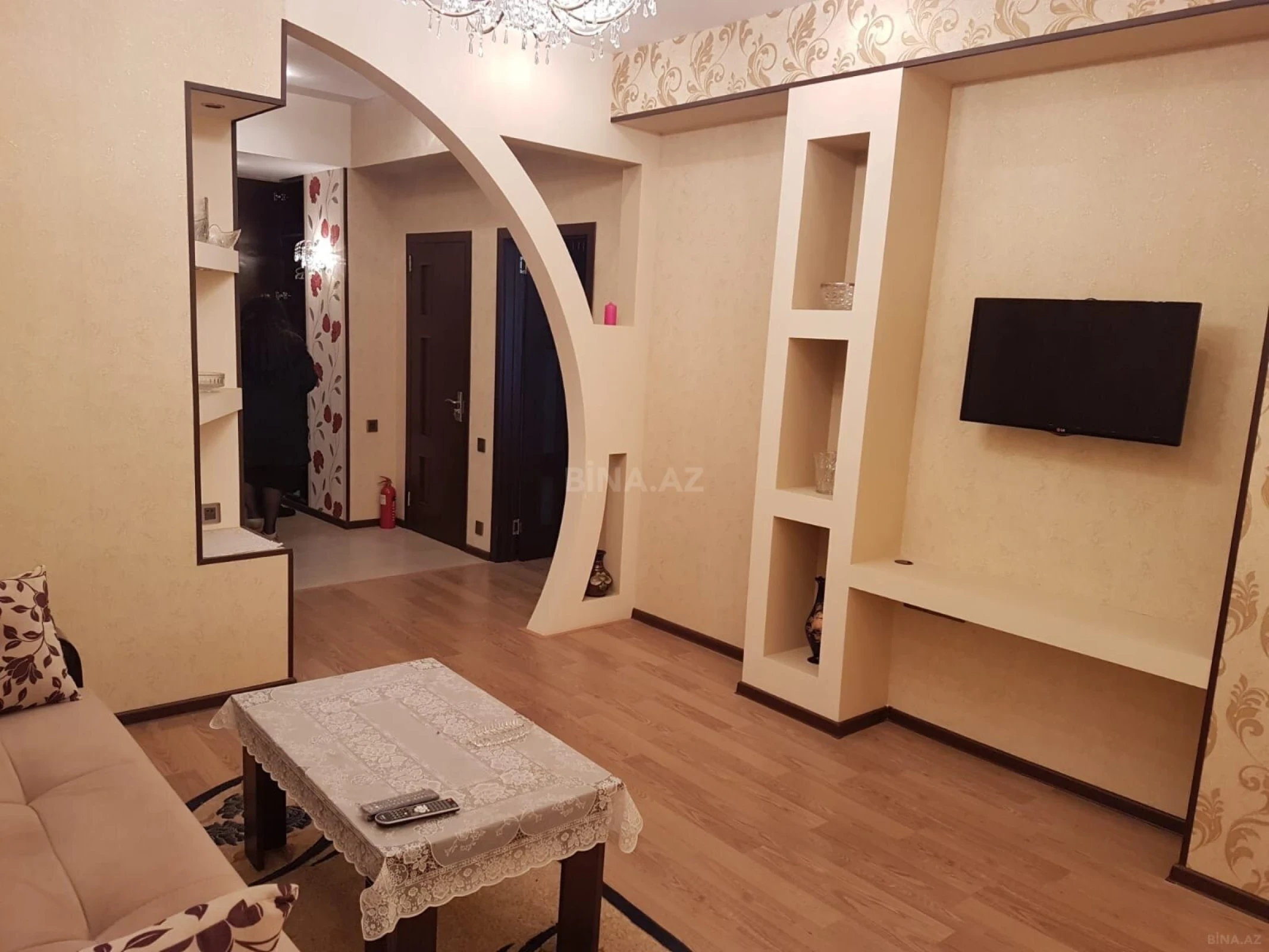 Kirayə verilir 2 otaqlı mənzil 80 m²