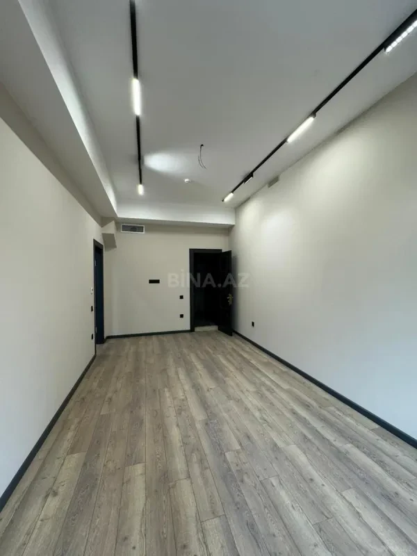 Satılır 5 otaqlı ofis 330 m²