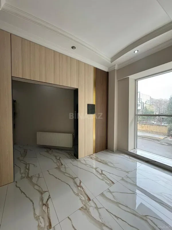 Satılır 5 otaqlı ofis 330 m²