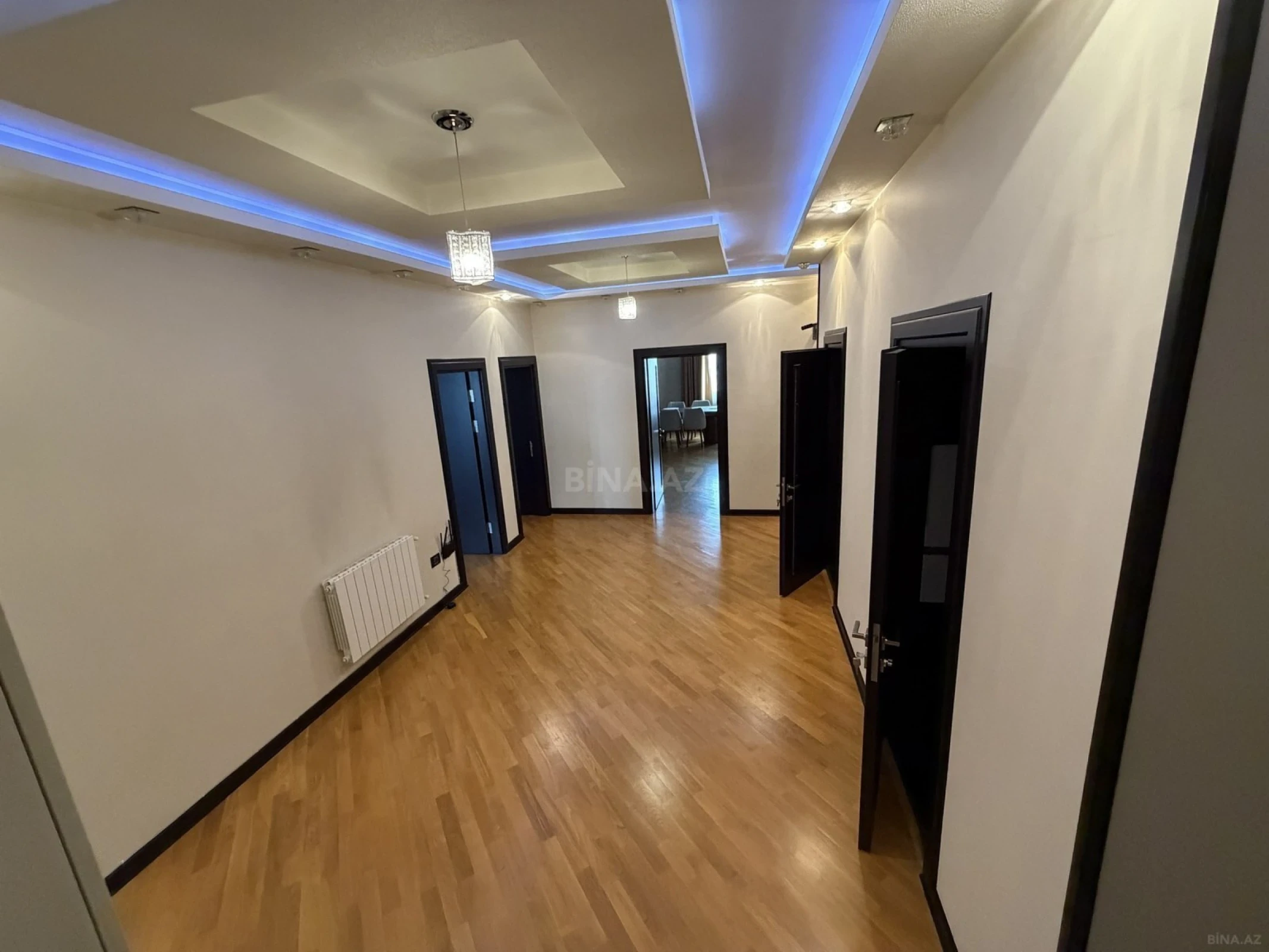 Kirayə verilir 3 otaqlı mənzil 127 m²
