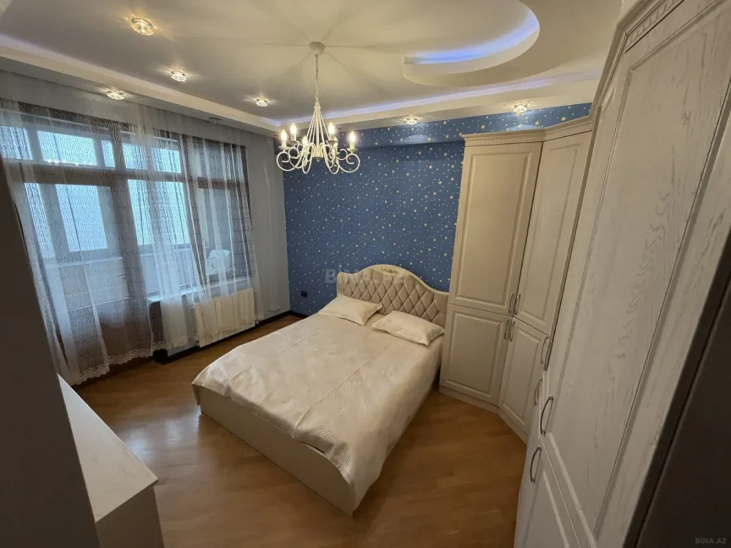 Kirayə verilir 3 otaqlı mənzil 127 m²