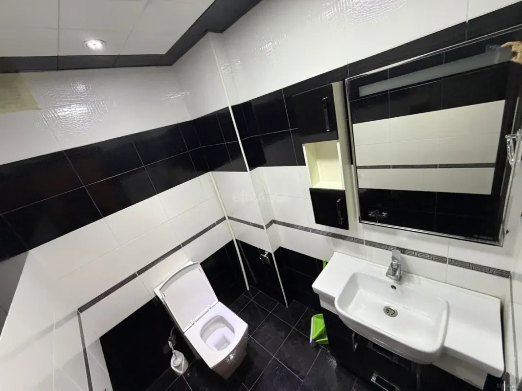 Kirayə verilir 3 otaqlı mənzil 127 m²