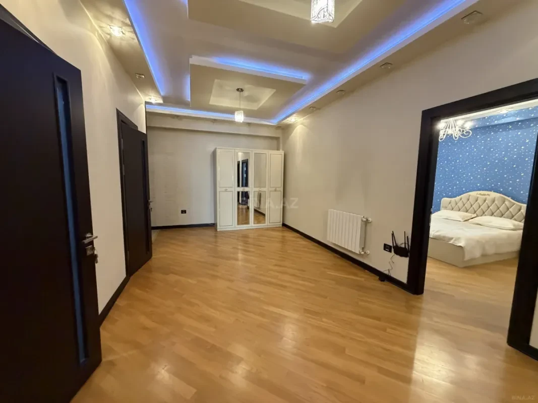 Kirayə verilir 3 otaqlı mənzil 127 m²
