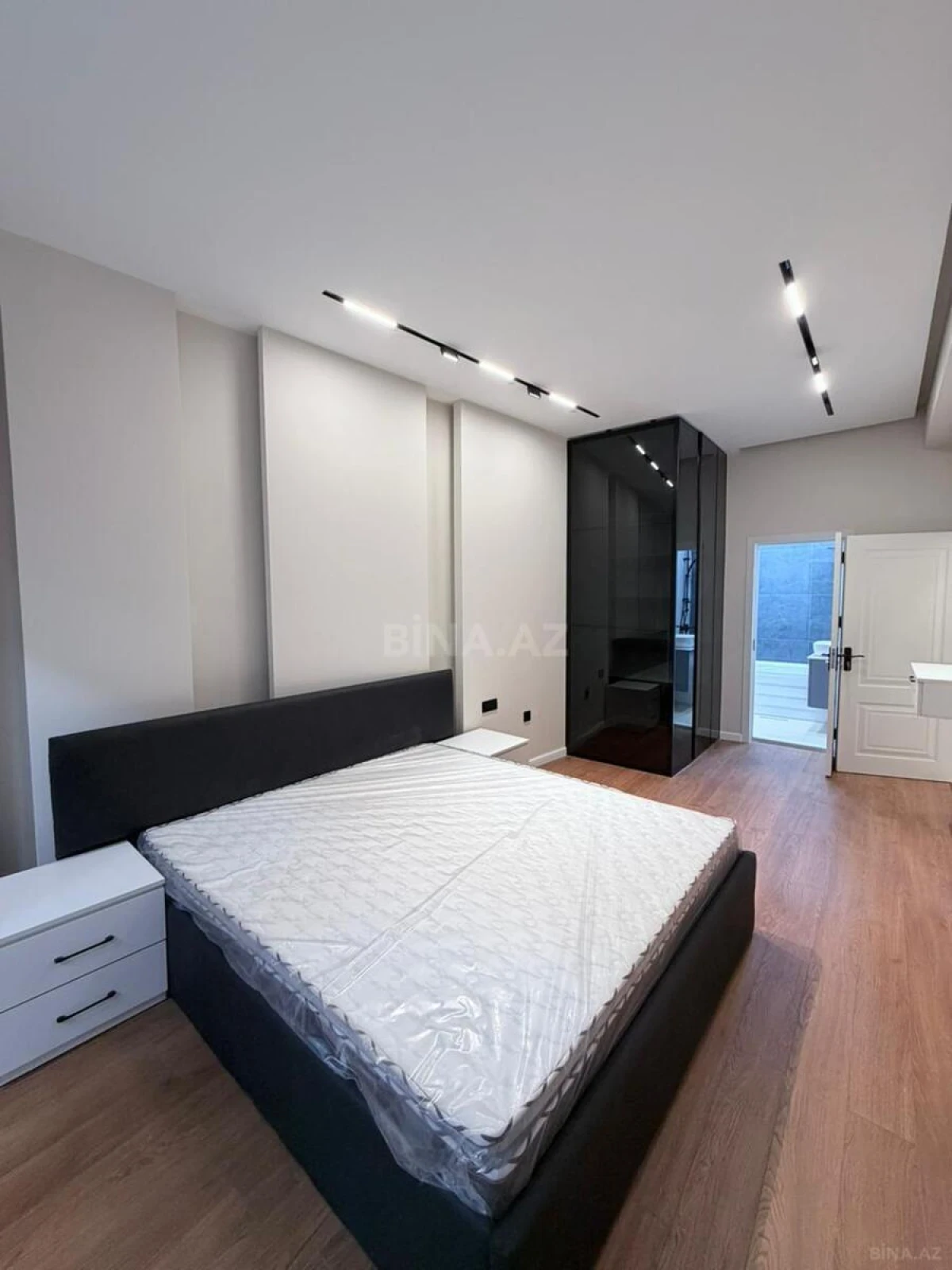 Satılır 3 otaqlı mənzil 115 m²