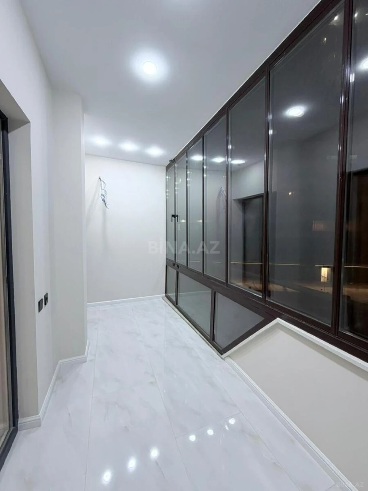 Satılır 3 otaqlı mənzil 115 m²