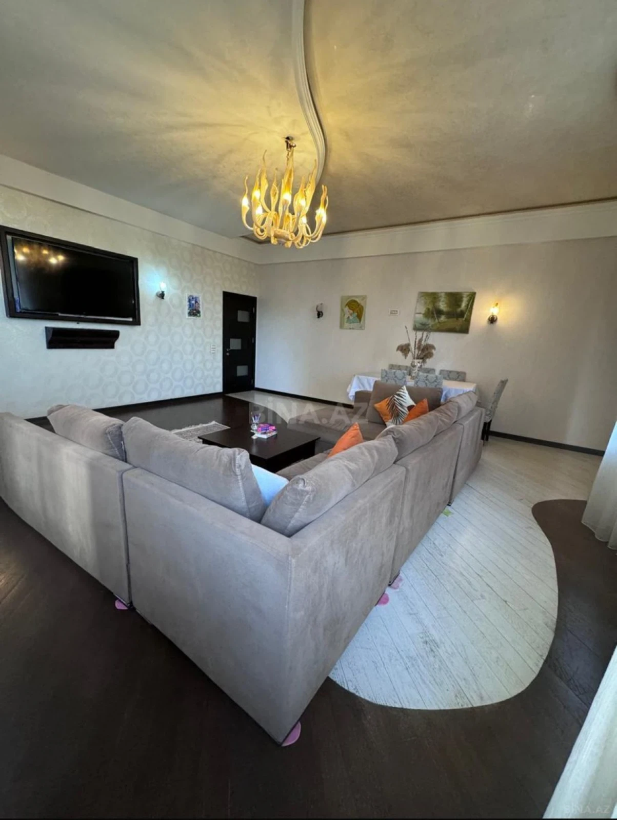 Satılır 3 otaqlı mənzil 178 m²