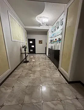 Satılır 3 otaqlı mənzil 178 m²