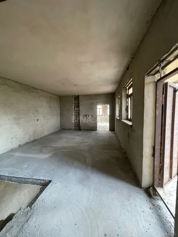 Satılır 5 otaqlı həyət evi 220 m²