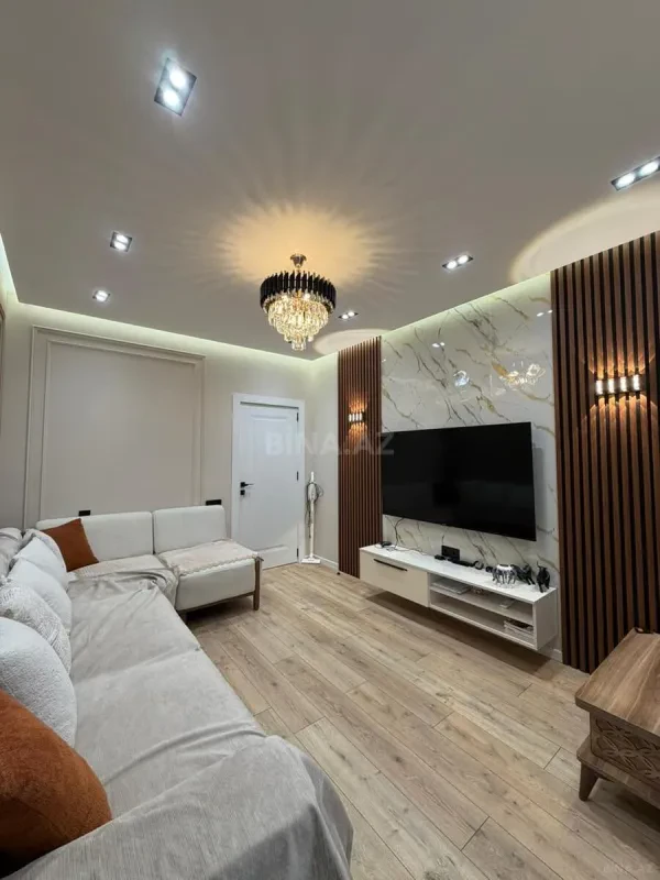 Satılır 5 otaqlı mənzil 120 m²