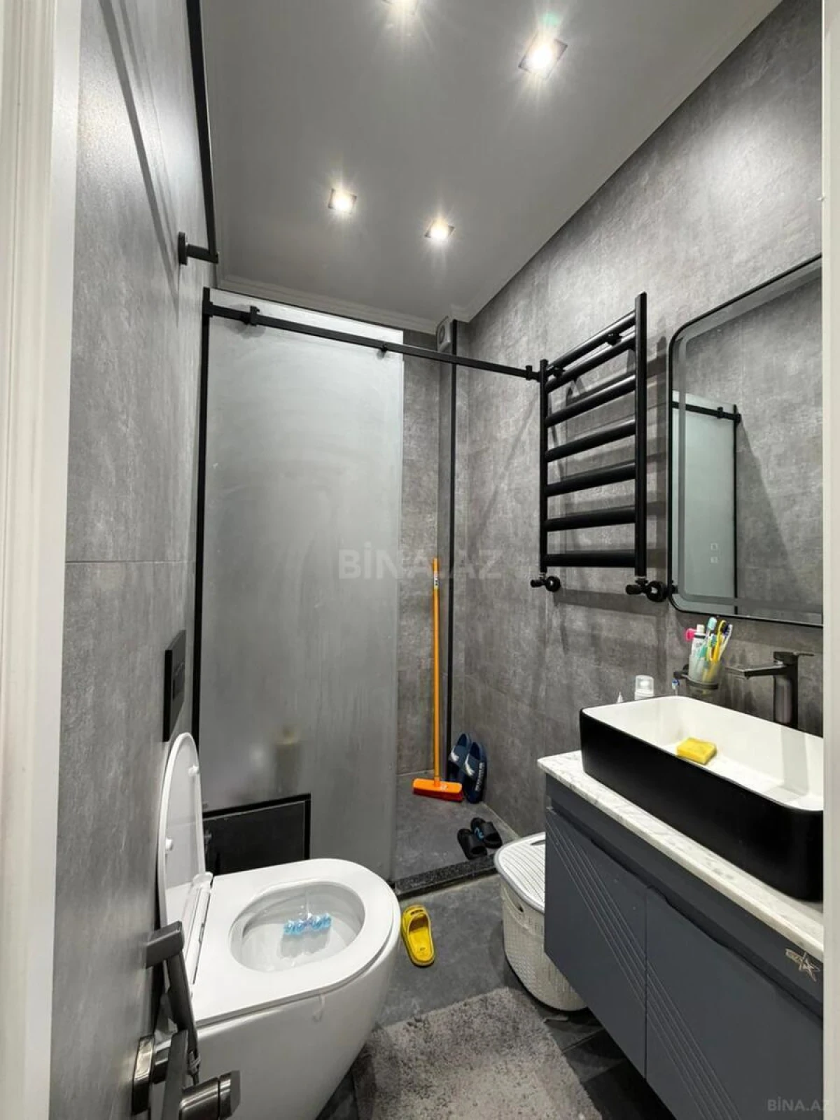 Satılır 5 otaqlı mənzil 120 m²