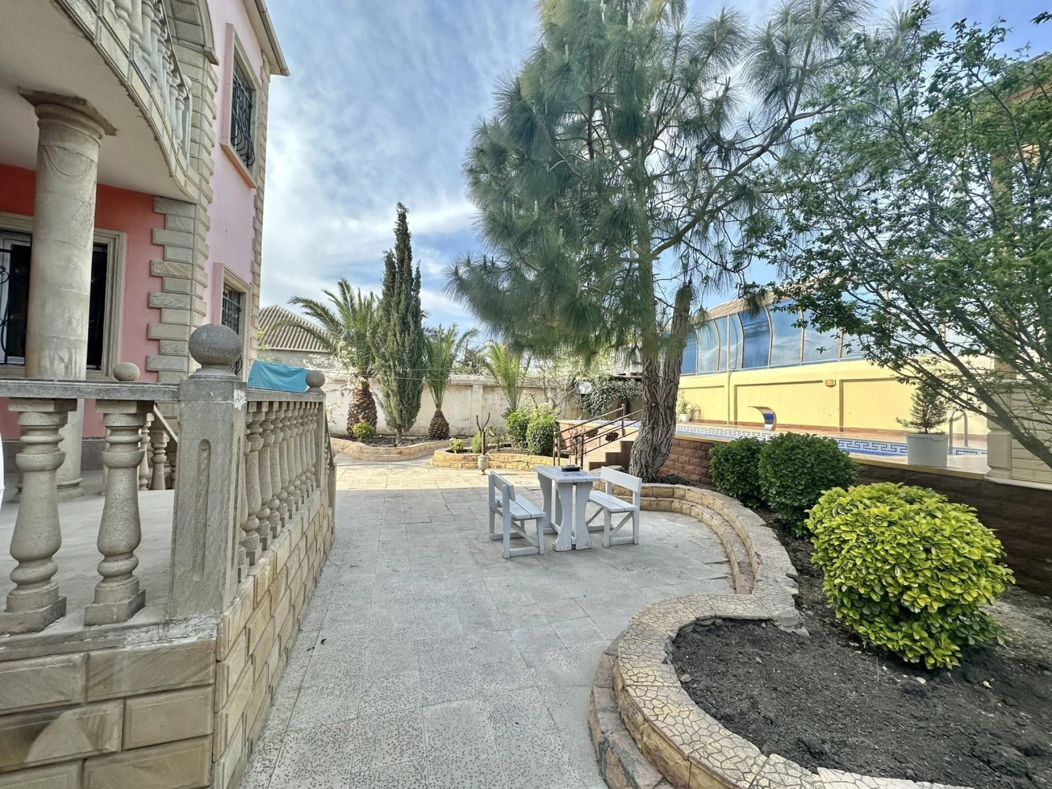 Kirayə verilir 5 otaqlı həyət evi 300 m²
